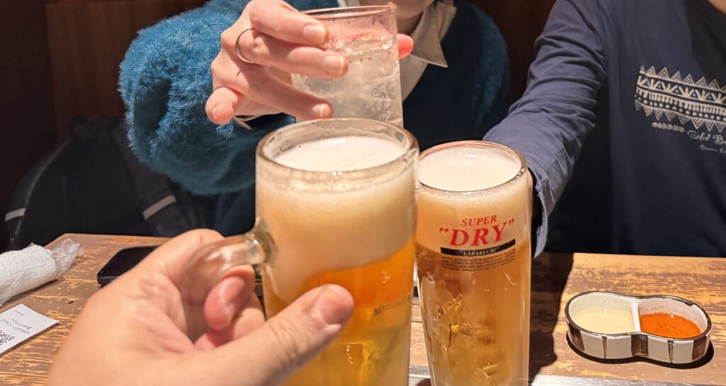 家族3人での初めての乾杯 焼肉店 ビール