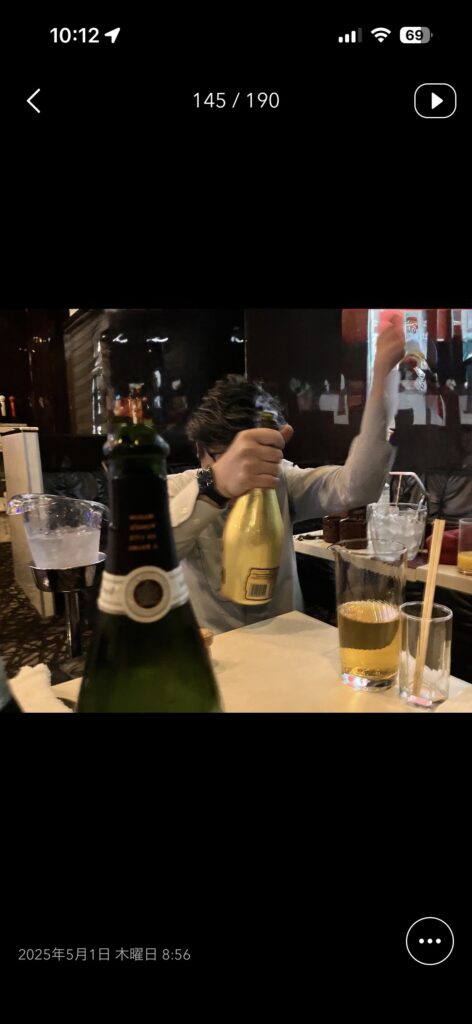 朝キャバで150万円使った際の店内とシャンパンの様子